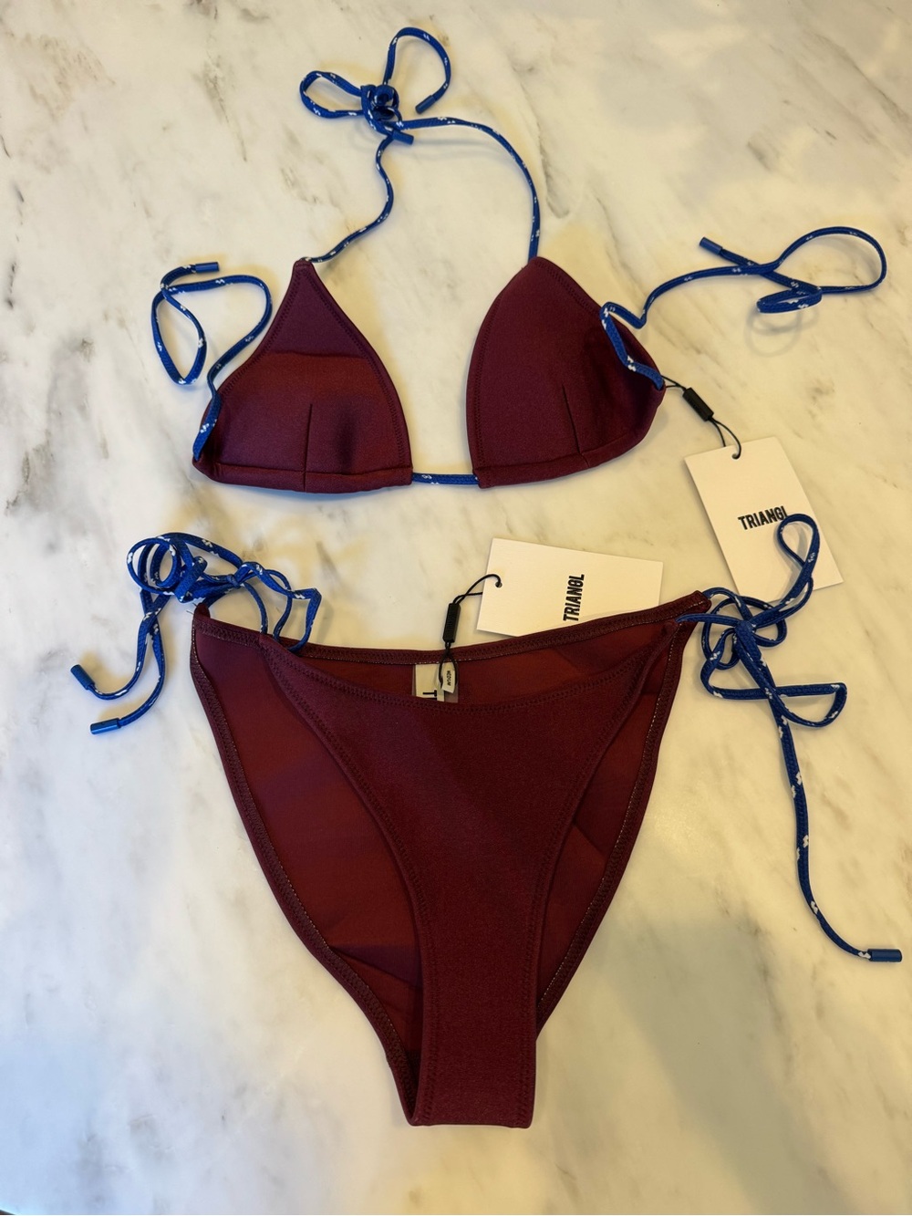 Triangl neoprene in burgundy medium top and bottom